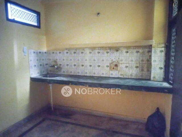 Flat for rent in East Delhi, Deri