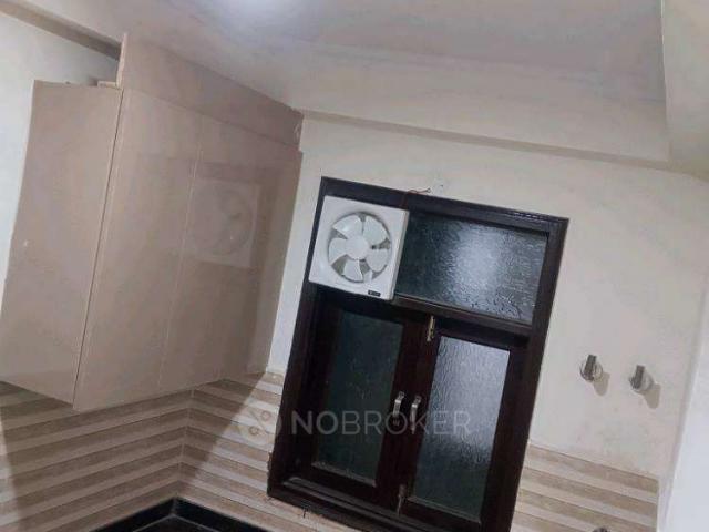 Flat for rent in South Delhi, Deri