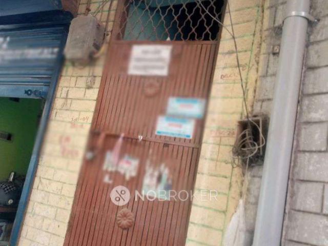 Flat for rent in South Delhi, Deri