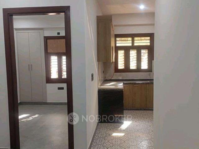 Flat for rent in West Delhi, Deri