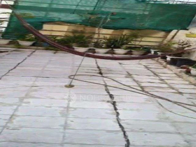 Flat for rent in South West Delhi, Deri