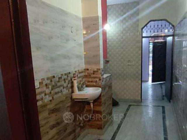 Flat for rent in West Delhi, Deri