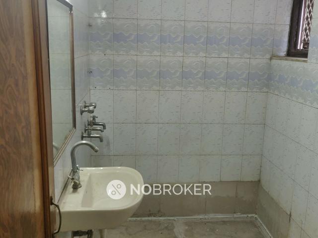 Flat for rent in West Delhi, Deri