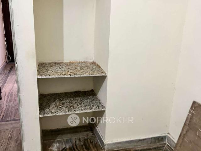 Flat for rent in North Delhi, Deri