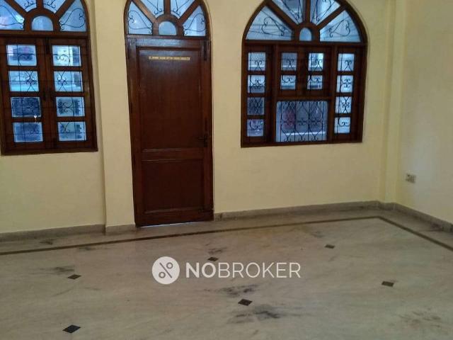 Flat for rent in South Delhi, Deri