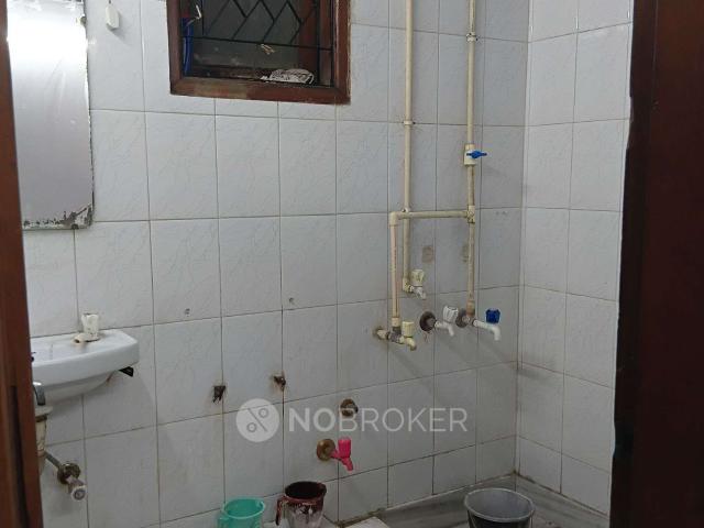 Flat for rent in South Delhi, Deri