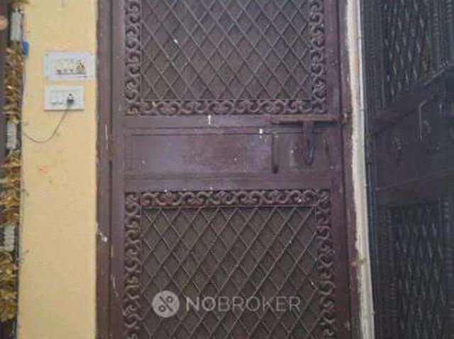 Flat for rent in East Delhi, Deri