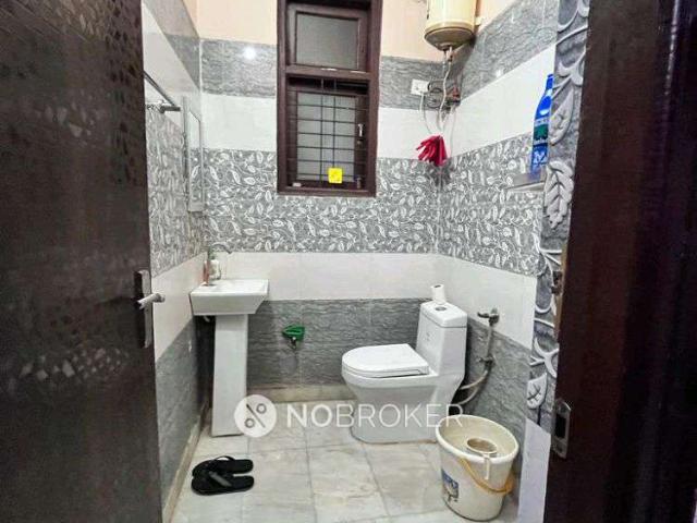 Flat for rent in East Delhi, Deri
