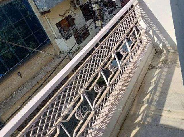 Flat for rent in North Delhi, Deri