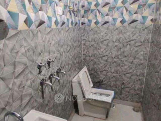 Flat for rent in North Delhi, Deri
