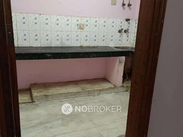 Flat for rent in South Delhi, Deri