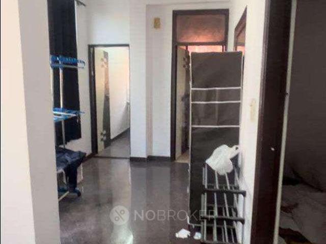 Flat for rent in South Delhi, Deri