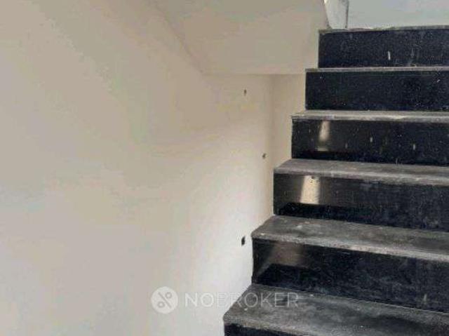 Flat for rent in East Delhi, Deri