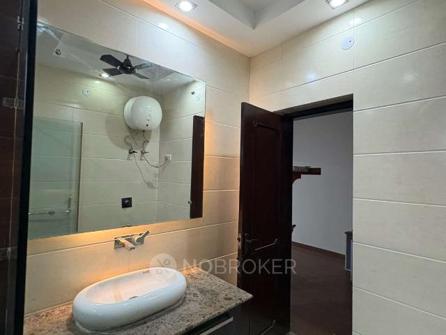 Flat for rent in North West Delhi, Deri