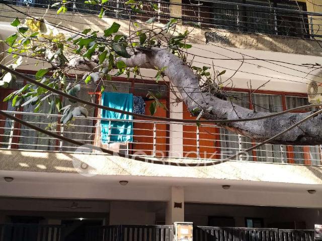 Flat for rent in South Delhi, Deri