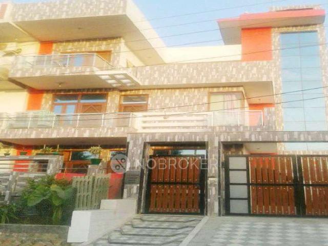 Flat for rent in Hariana