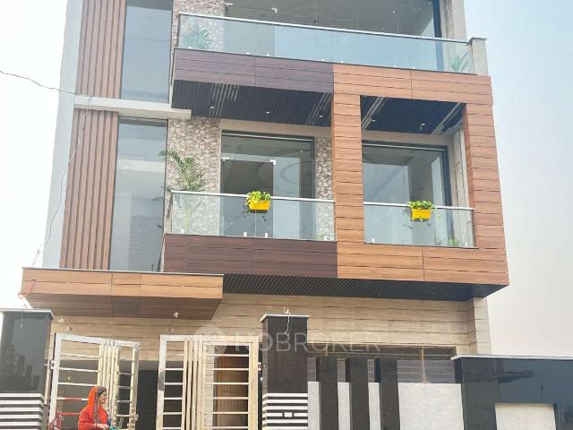 Flat for rent in Hariana