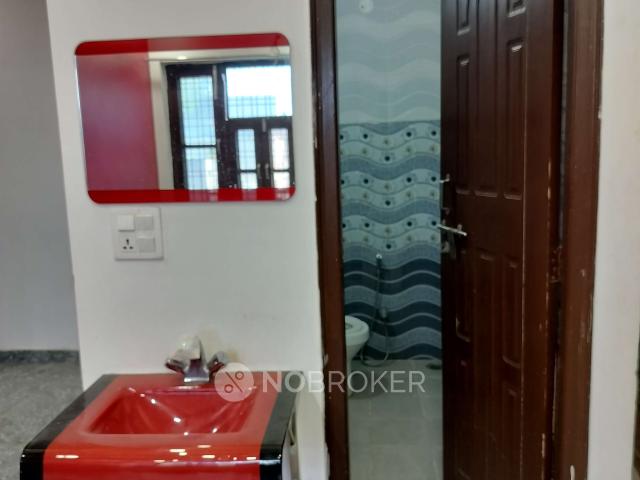 Flat for rent in Sector 7, Gurugram