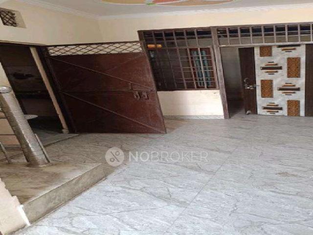 Flat for rent in North East Delhi, Deri