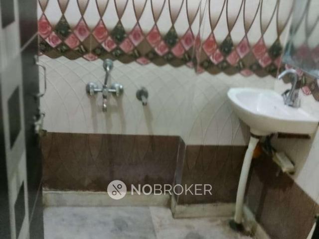Flat for rent in East Delhi, Deri