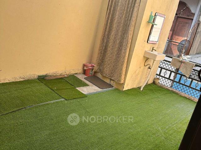 Flat for rent in North West Delhi, Deri