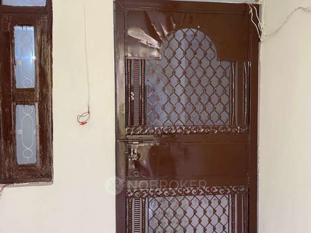 Flat for rent in West Delhi, Deri