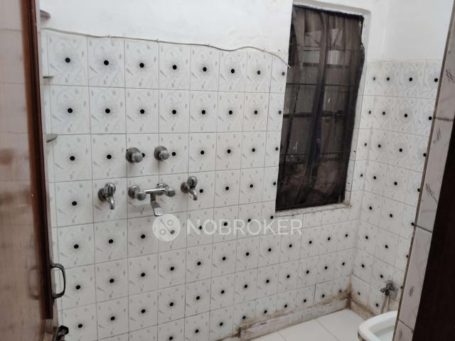 Flat for rent in West Delhi, Deri
