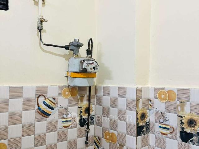 Flat for rent in North West Delhi, Deri