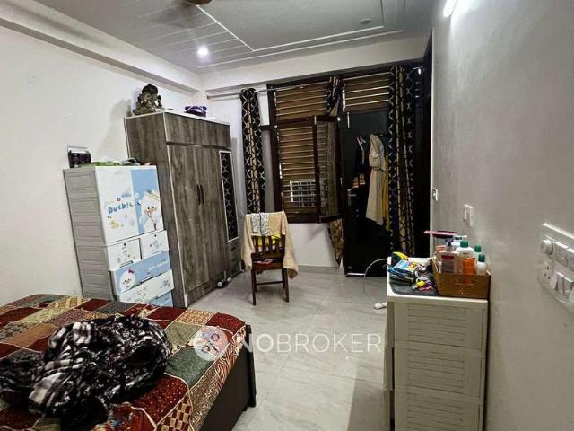 Flat for rent in Deri