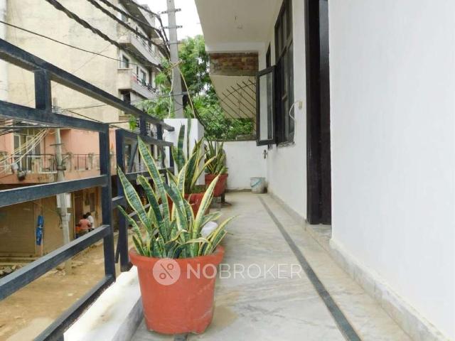 Flat for rent in Deri