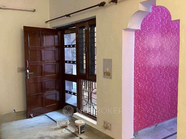 Flat for rent in West Delhi, Deri