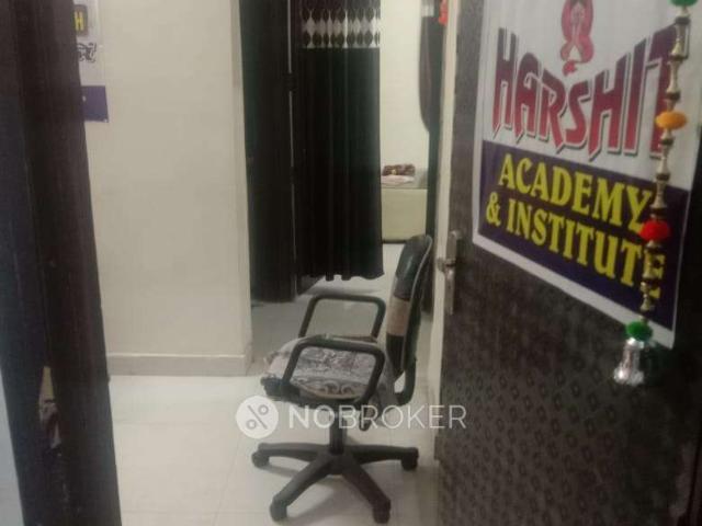 Flat for sale in North Delhi, Deri