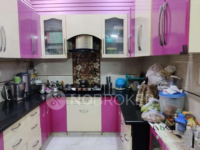 Flat for sale in West Delhi, Deri