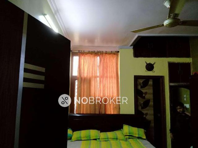 Flat for sale in Mayur Vihar, Delhi