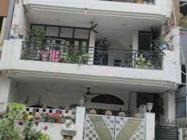 Property for sale in West Delhi, Deri