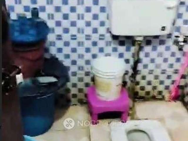 Flat for sale in Sainik Farms, Delhi