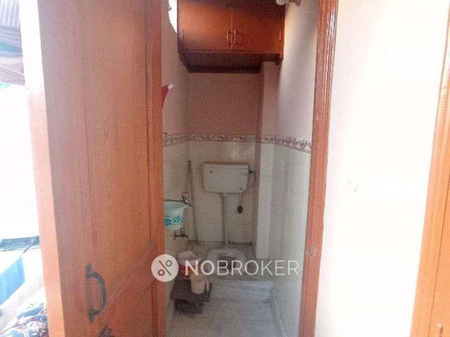 Flat for sale in East Delhi, Deri