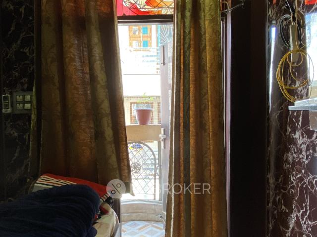 Flat for sale in East Delhi, Deri
