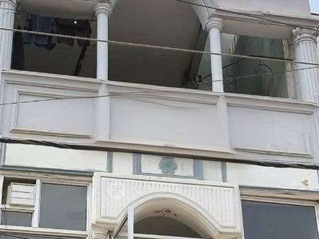 Flat for sale in North Delhi, Deri