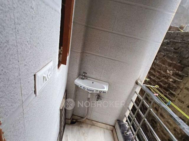 Property for sale in East Delhi, Deri