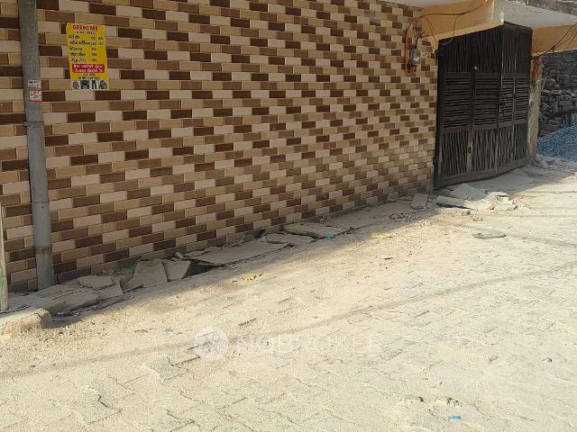 Flat for sale in West Delhi, Deri