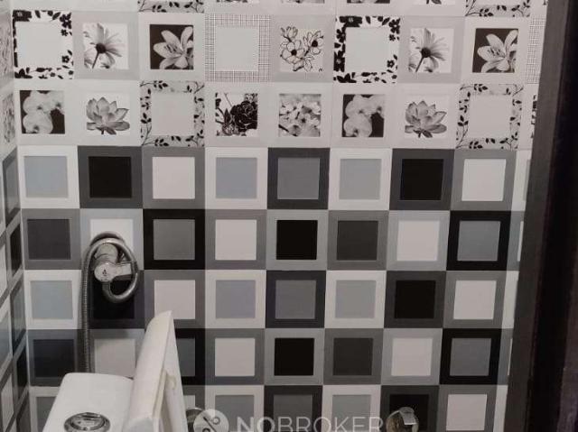 Flat for sale in West Delhi, Deri