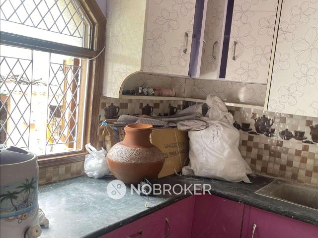 Flat for sale in West Delhi, Deri