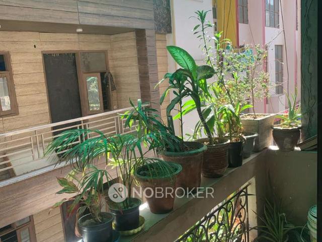 Flat for sale in South West Delhi, Deri
