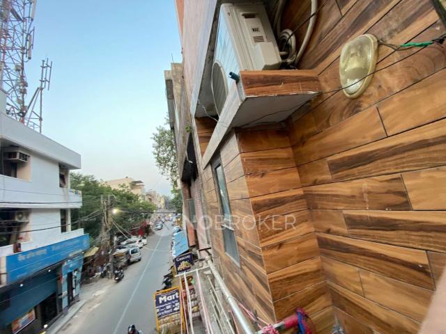 Flat for sale in West Delhi, Deri