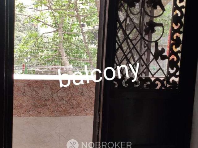 Flat for sale in North Delhi, Deri