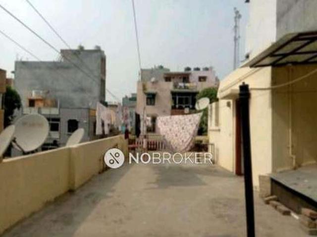 Flat for sale in North West Delhi, Deri