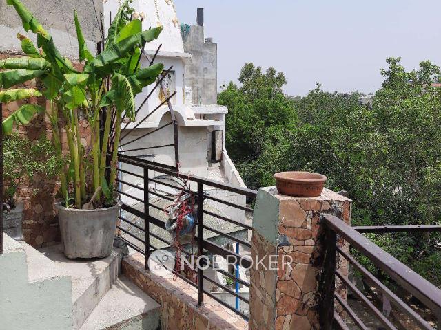 Flat for sale in West Delhi, Deri