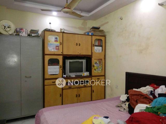 Flat for sale in West Delhi, Deri