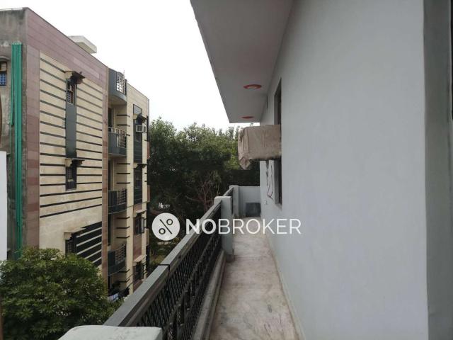Flat for sale in North East Delhi, Deri